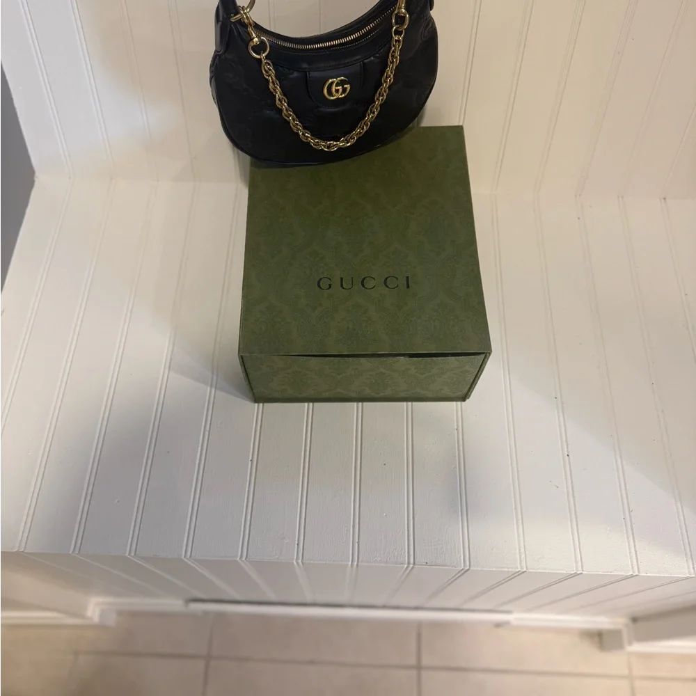 GUCCI
Calfskin GG Matelasse Mini Hobo Shoulder Bag Black Dimensions 8.2x5.5x2 - Picture 4 of 7